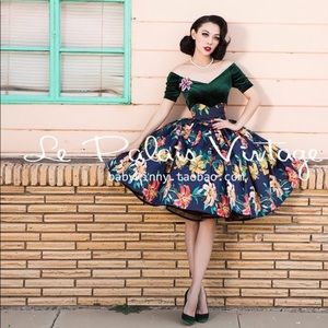 Le Palais Vintage Floral Wide Waistband Skirt